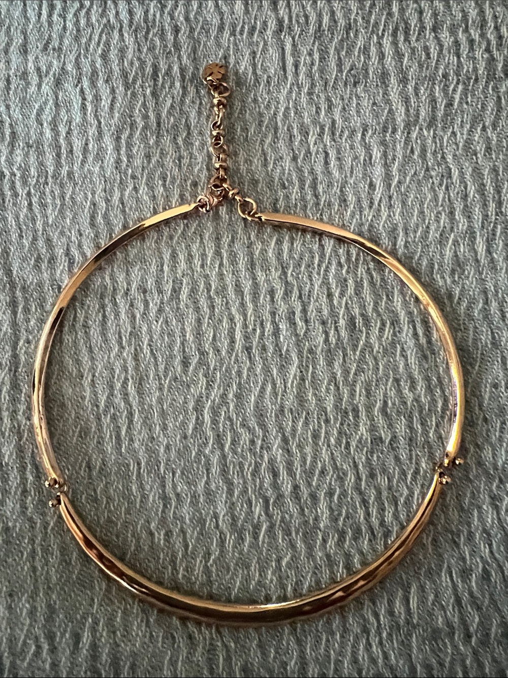 Gold-Tone Women's Collar Necklace - Elegant Minimalist Design. By Lucky Brand